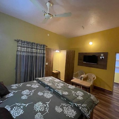 Hotel Lake Queen Rambha Esterno foto